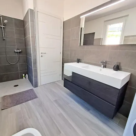 Prázdninový dům Immobillario - Lakes Dream